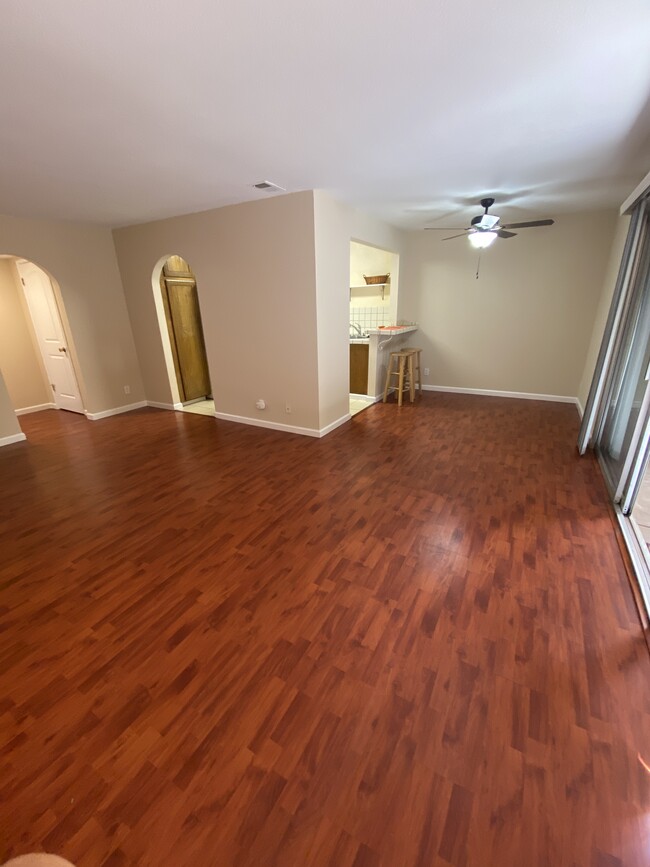 Living/Dining - 1107 Alta Mira Dr