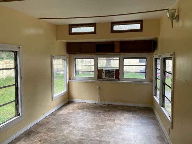 Building Photo - 2613 Pine Bark Way