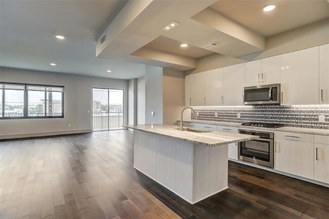 Building Photo - 1414 Wood Hollow Dr
