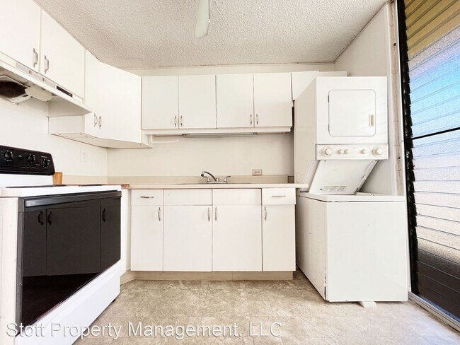 Building Photo - 2 br, 1 bath House - 95-2048 Waikalani Pla...