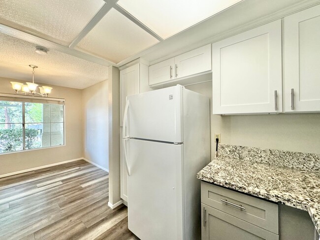 Building Photo - Beautiful 3B 2BA Condo in Eastlake w/ AC a...