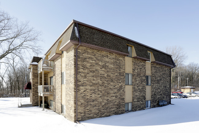 Building Photo - Timber Knoll Apartments