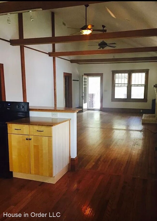 Foto del edificio - 3 br, 1 bath House - 127 Flint Street
