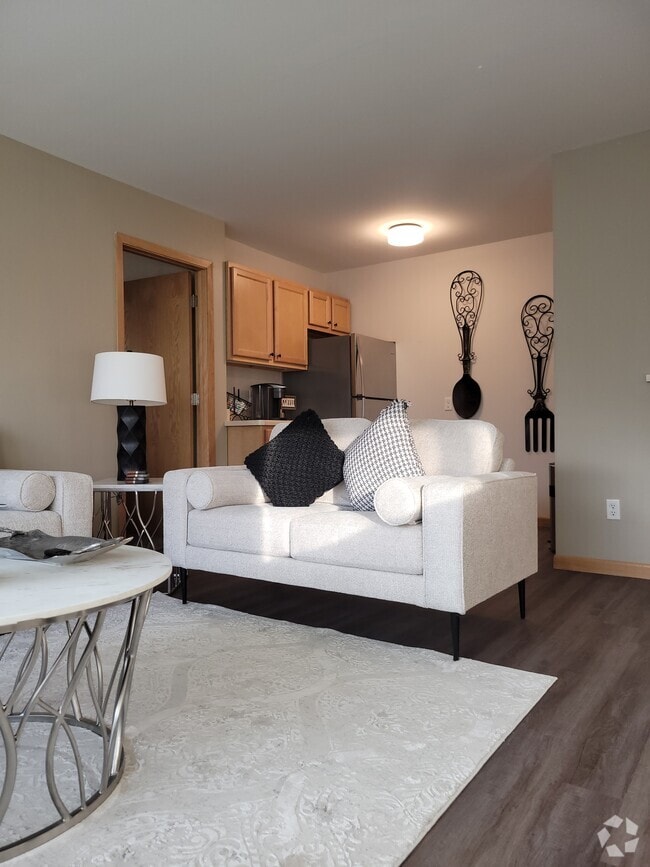 Blue Mound Manor Apartments for Rent with Parking Wauwatosa, WI 7