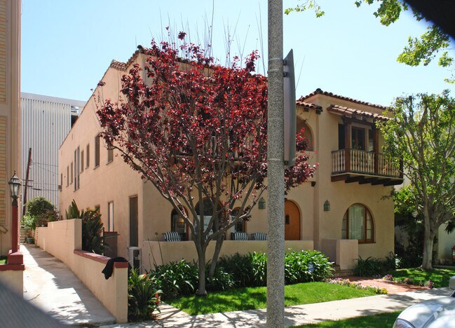 Foto del edificio - 128 S OAKHURST Dr