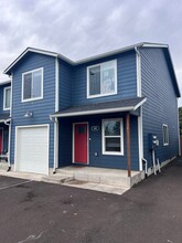 Building Photo - 845 W Oak St