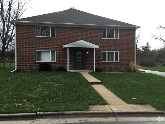 Building Photo - 426 Rushmore Ln