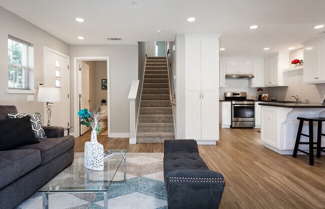 Building Photo - 15821 Bella Tierra Ct