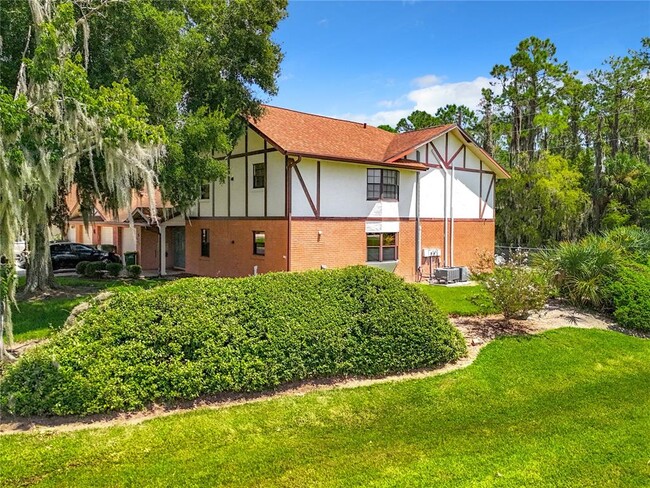 Building Photo - 100 E Oak Terrace Dr