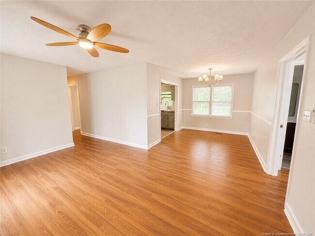 Building Photo - 1506 Swainey Ave