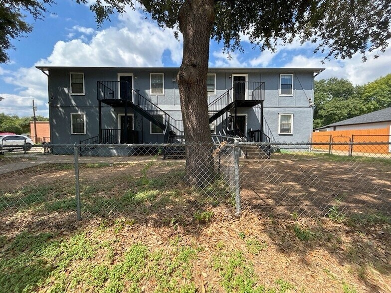 Foto del edificio - 1615 Voirin Rd