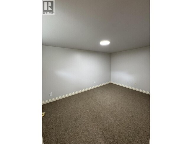 Photo du bâtiment - 1758 Western Pkwy