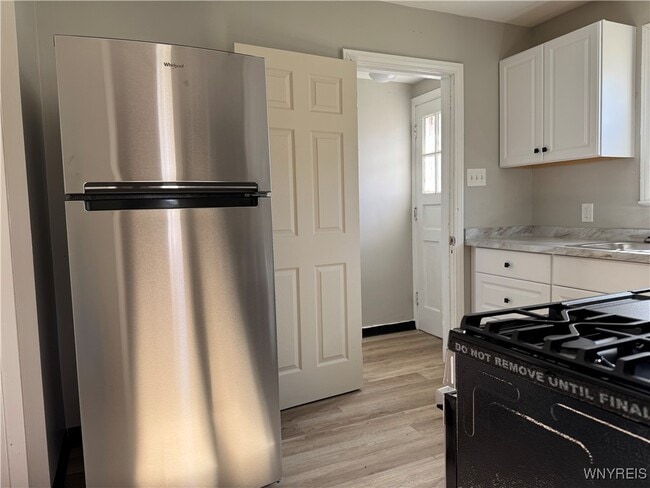 Building Photo - 3445 Wallace Dr