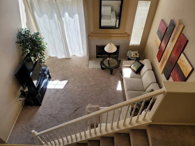 Spacious open family room - 12477 Caminito Brioso