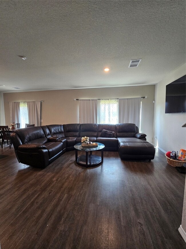 Foto del edificio - 1822 Brushy Cedar Ct