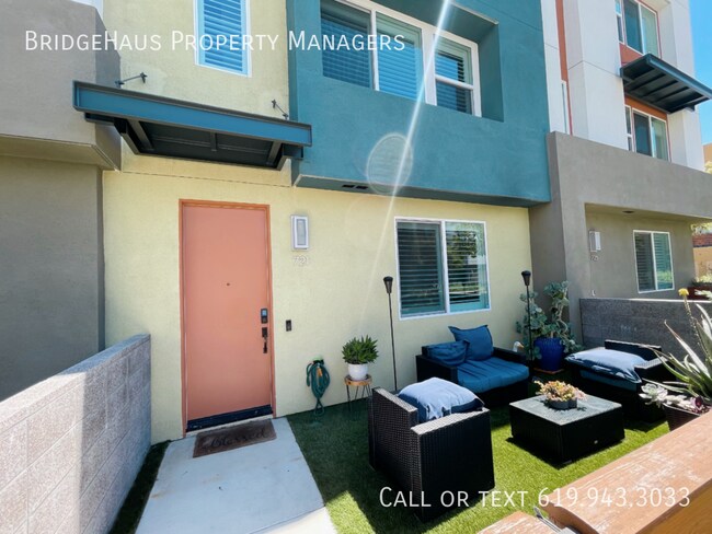 Foto del edificio - 721 Shoreline Rd