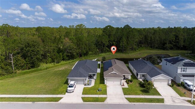 Foto del edificio - 355 Lily Ln