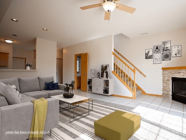 Planos de planta abiertos y transpirables - Crystal Bay Townhomes