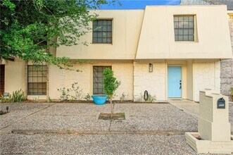 Building Photo - 16 S Casa Linda St