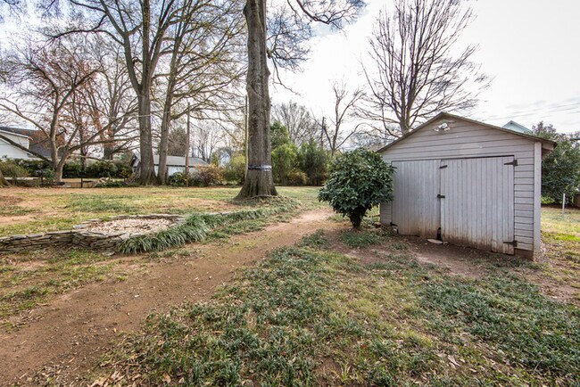 Building Photo - Charming 3BD/1BA Home in Sedgefield!