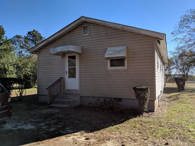 Building Photo - 16052 Benns Church Blvd