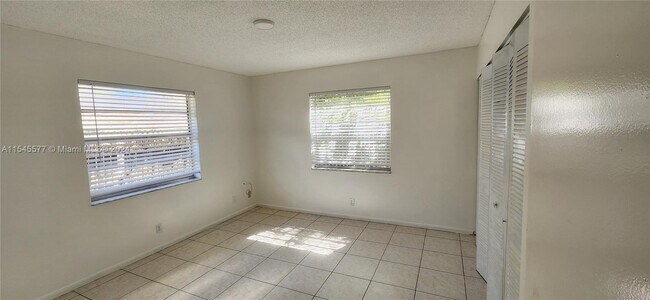 Building Photo - 1750 SW 21st St