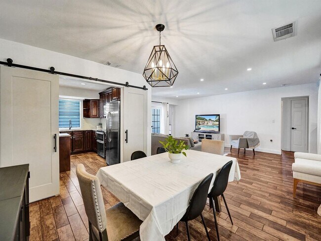 Foto del edificio - 4960 SW 89th Ave