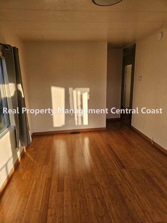 Building Photo - AVAILABLE NOW - 3 Bedroom / 2 Bath Mobile ...