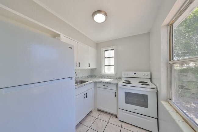 Building Photo - 4801 10th Ave S