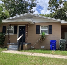 Building Photo - 116 Bassedena Cir S