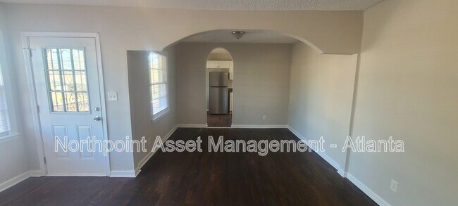 Foto del edificio - 2875 Belvedere Ln