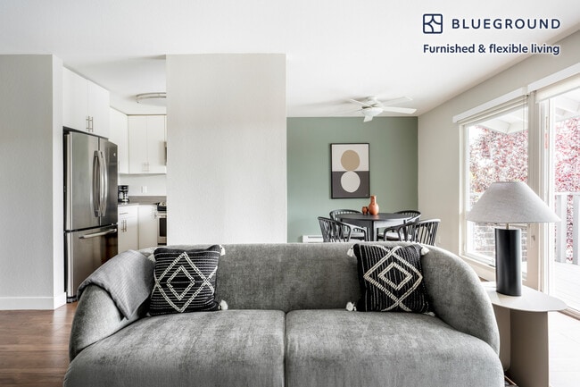 Building Photo - 707 Bounty Dr