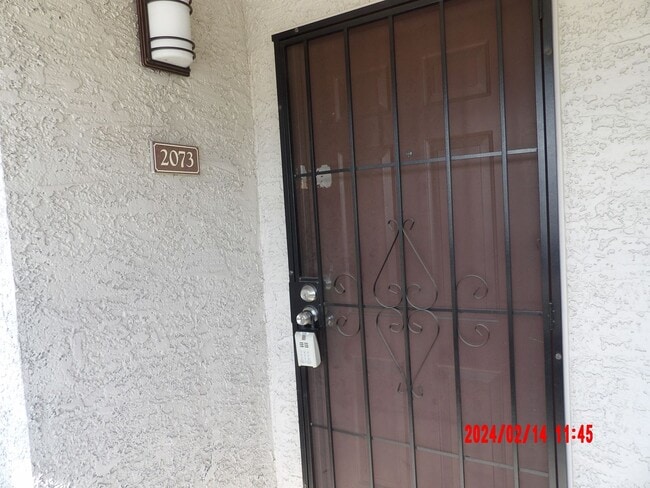 Building Photo - Beautifully remodeled, 2 bedroom/2 baths 2...