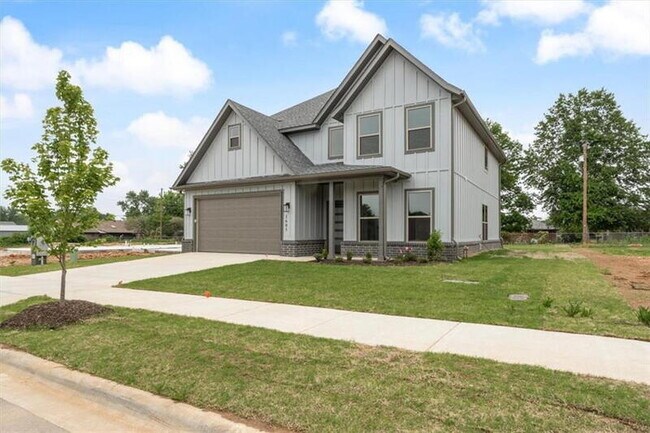 Building Photo - 1605 S 23rd Pl