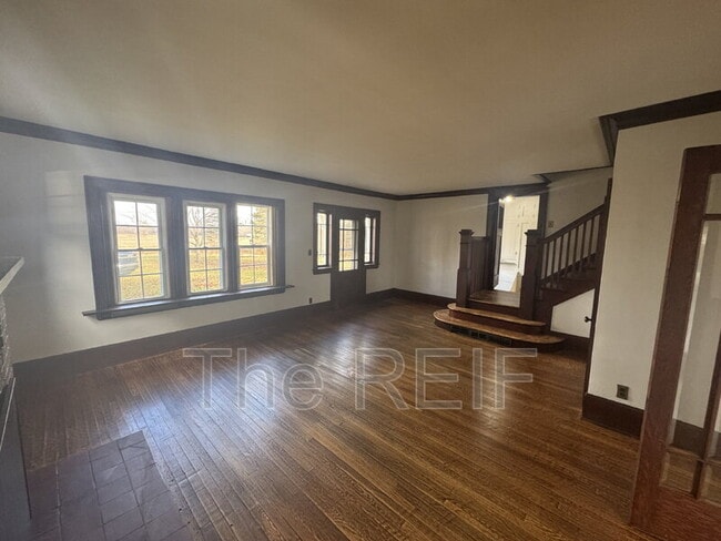 Photo - 6916 Billwood Hwy House