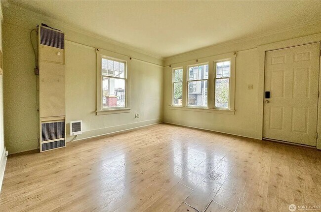 Foto del edificio - 114 Wells Ave S