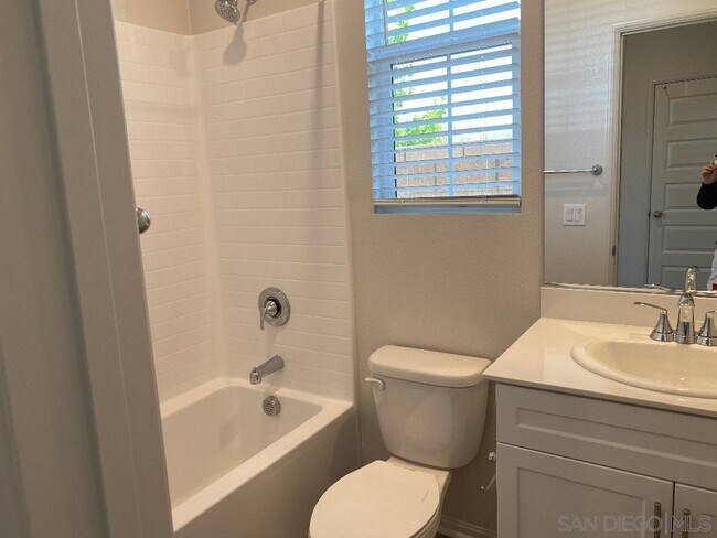 Foto del edificio - 40445 Melrose Dr