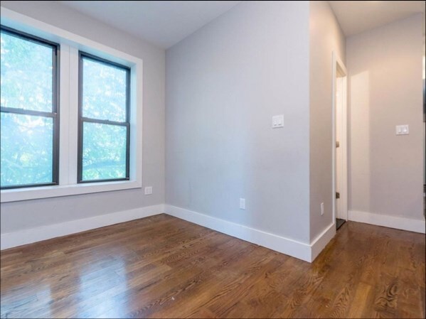 Foto principal - 557 Franklin Ave