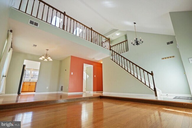 Building Photo - 13601 Springhaven Dr