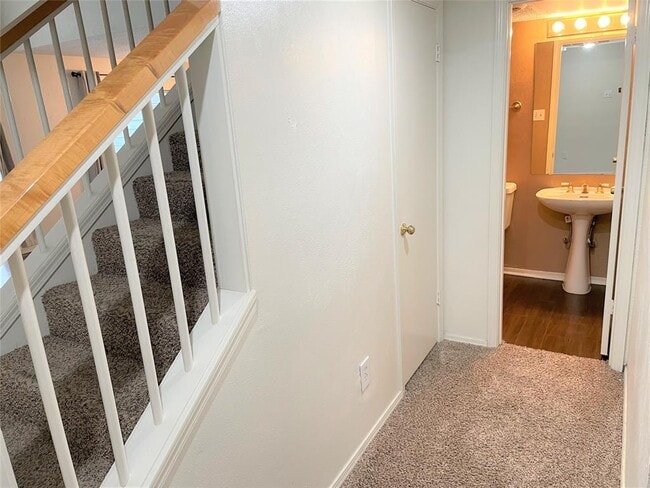 Building Photo - 629 Cimarron Trail