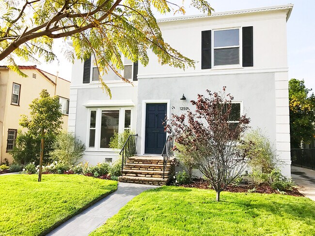 Foto del edificio - 1259 S Cloverdale Ave
