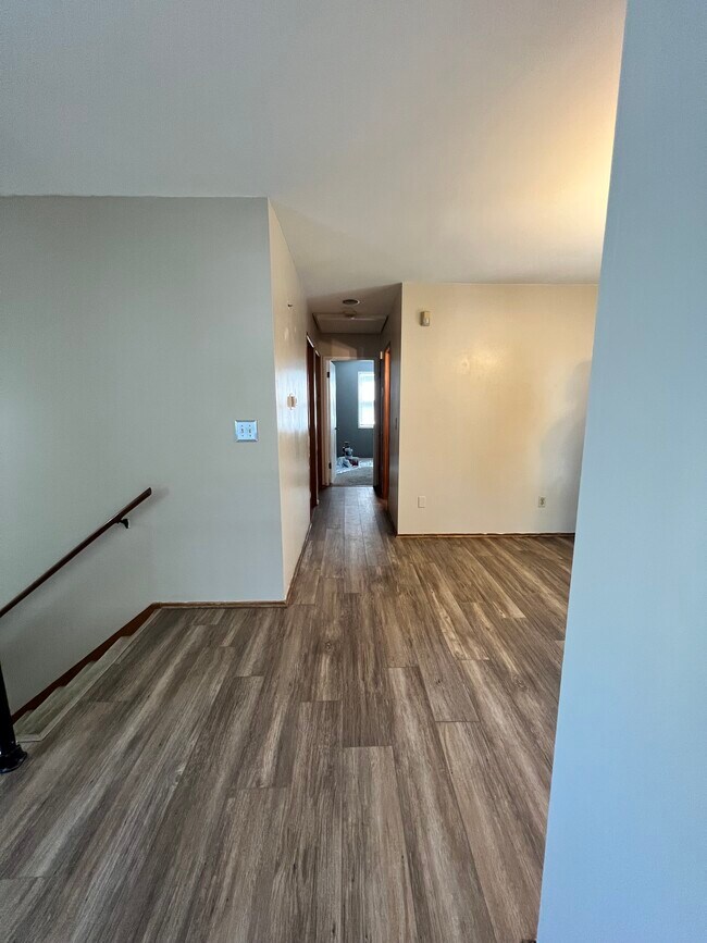 Building Photo - 6803 E 140th Ter