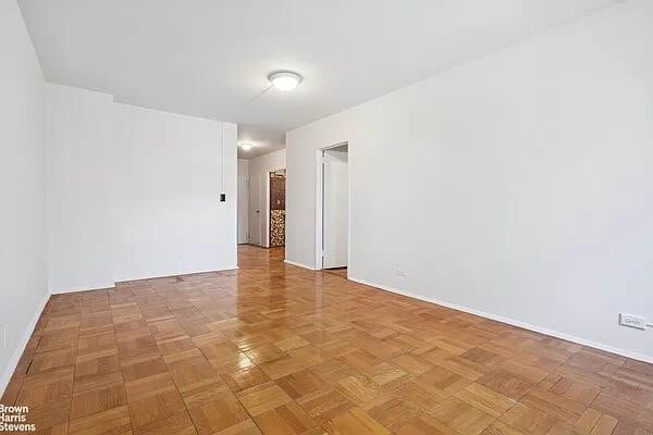 Building Photo - 570 Grand St