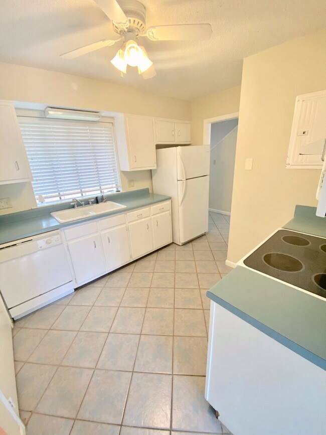 Foto del edificio - 2/1.5 NE Jackson Townhome