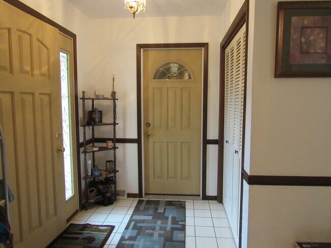 Entry - 2586 E George Washington Blvd