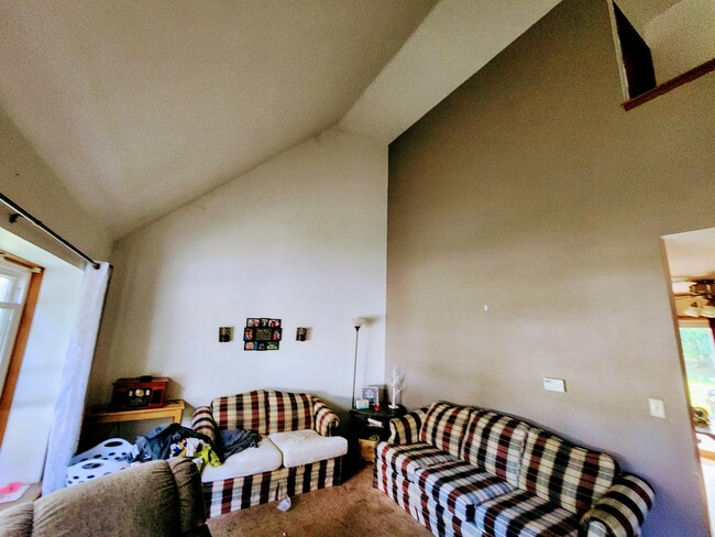 Building Photo - 7150 Ashwood Ln