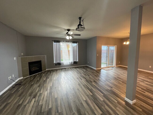 Foto del edificio - One of a Kind Updated Home in Puyallup!