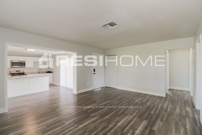 Foto del edificio - 7184 Fireside St