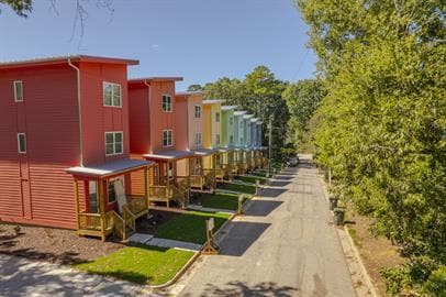 Foto del edificio - 3803 Lexington Dr