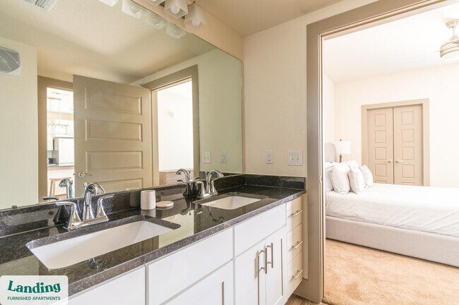 Foto del edificio - 300 Enclave Dr